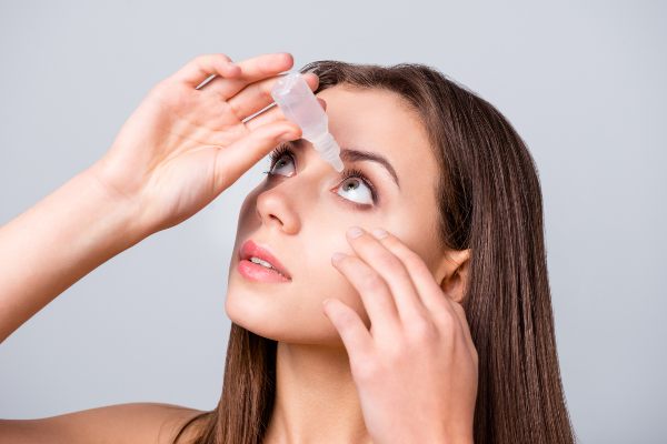 mit o laserski operaciji oči: kapljice za oči niso pomembne